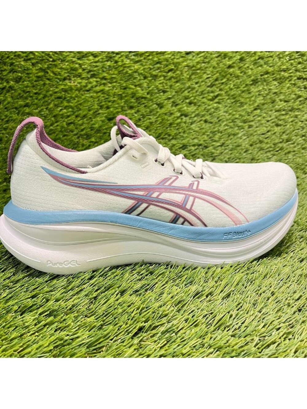 Asics Gel-Nimbus 28 Womens Size 8D White Blue Athletic Running Shoes Sneakers